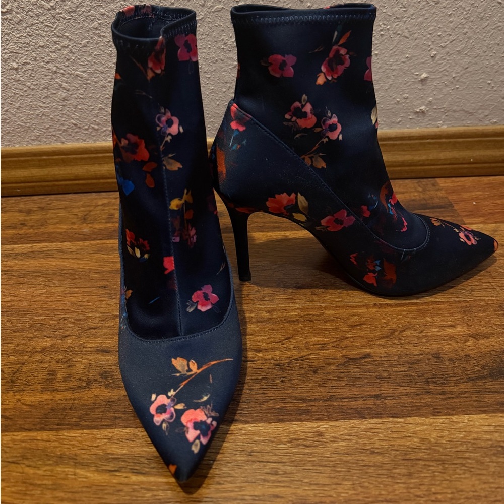 Gianni Bini Navy Floral Pointed Toe Booties